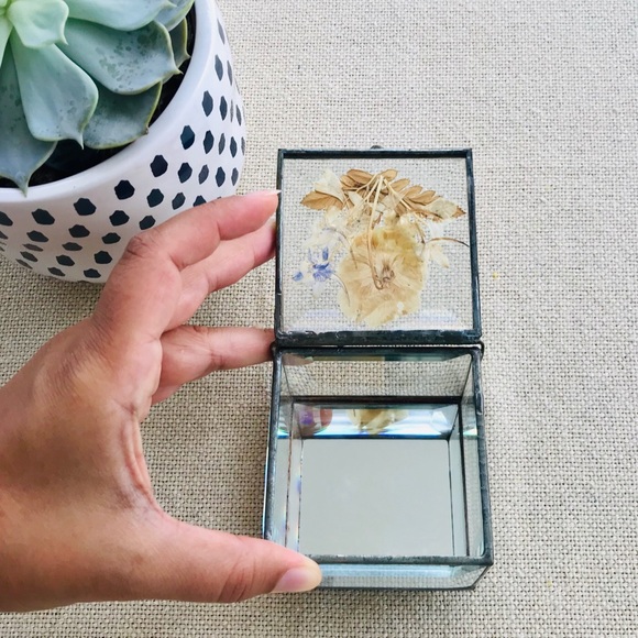 🎈Sold🌿 Vintage Pressed Flower Prism Mirror Box - Picture 3 of 7